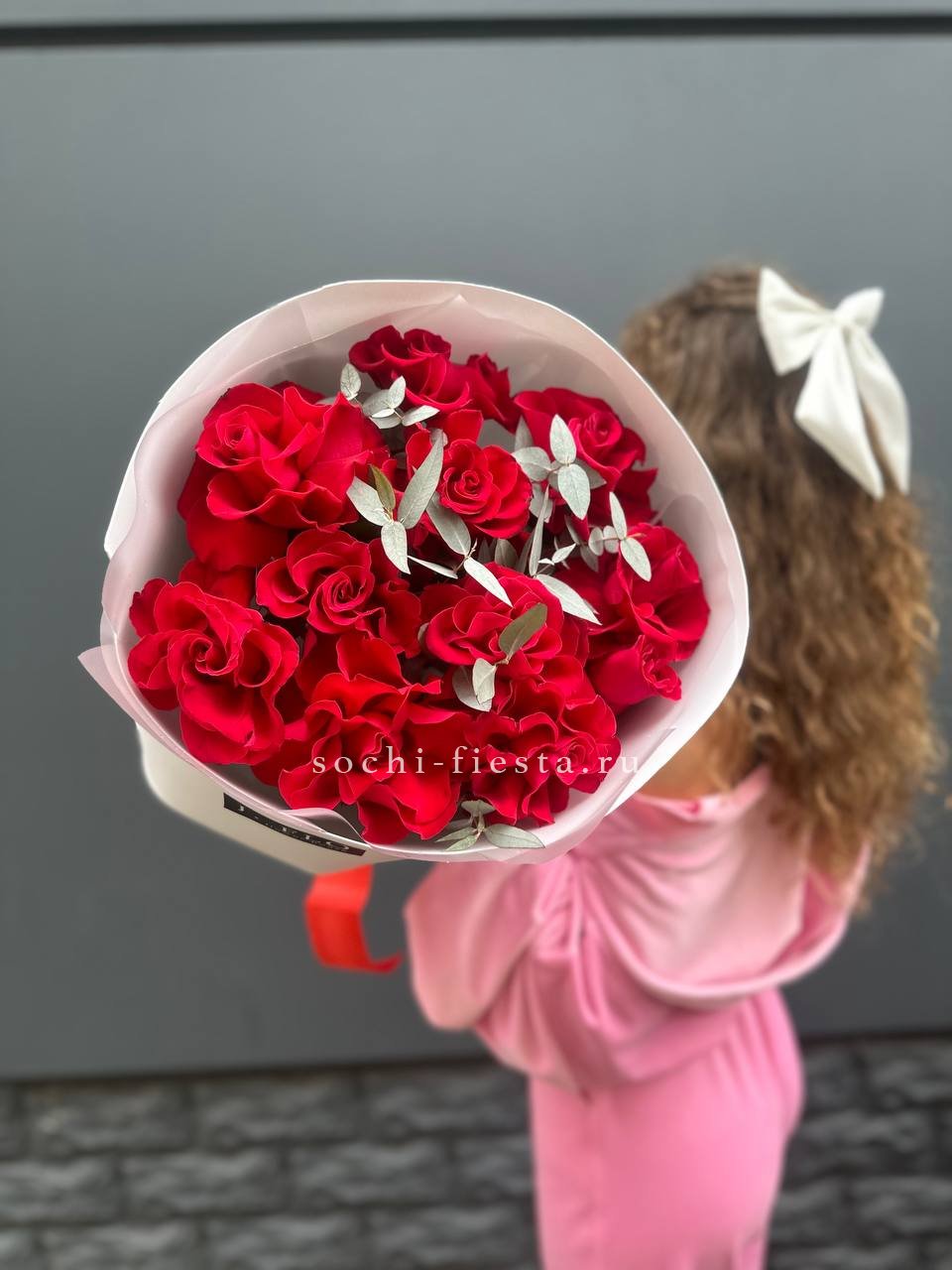 Красные французские розы — доставка цветов Невинномысске