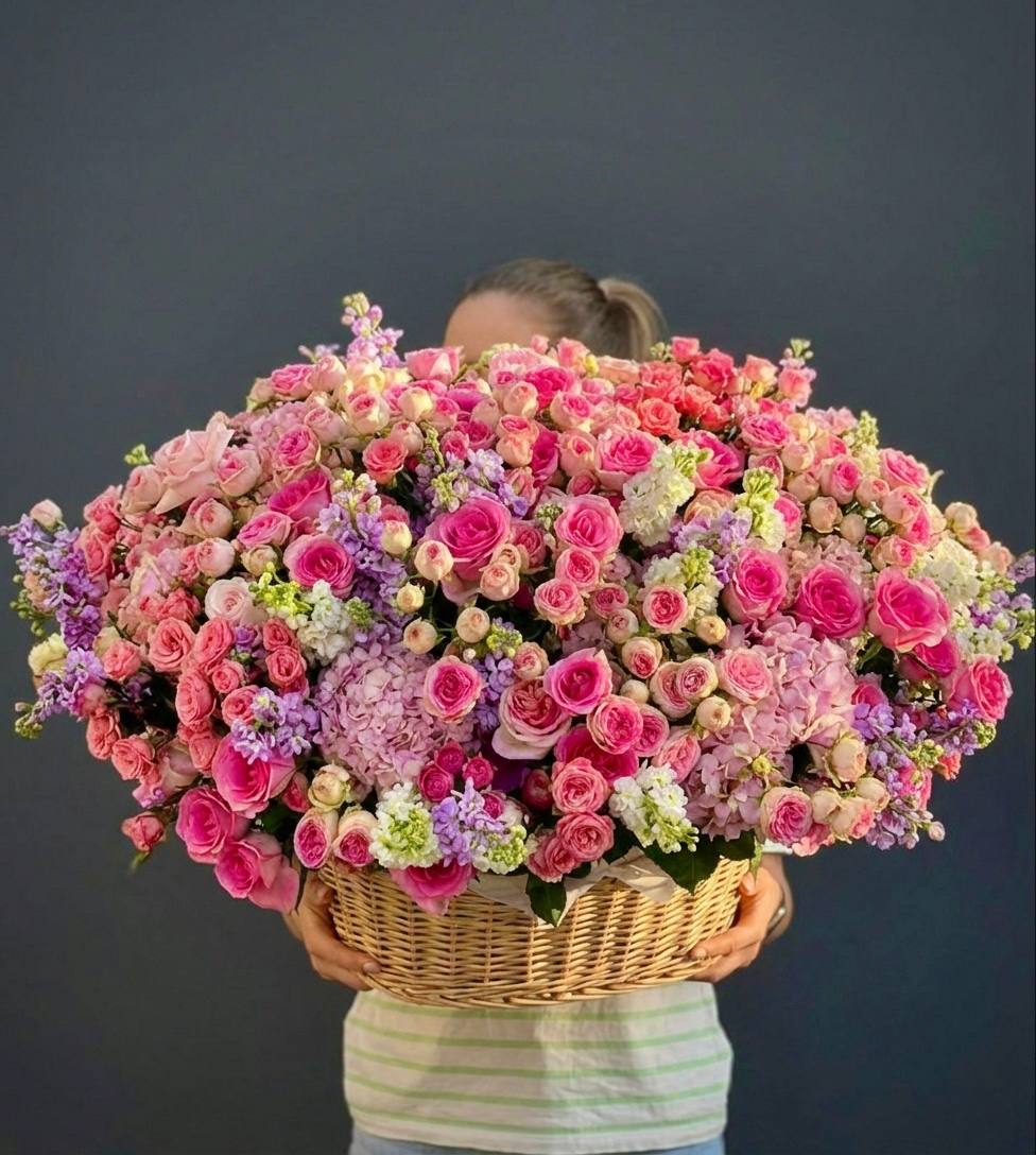 Корзины с цветами — заказать в Невинномысске