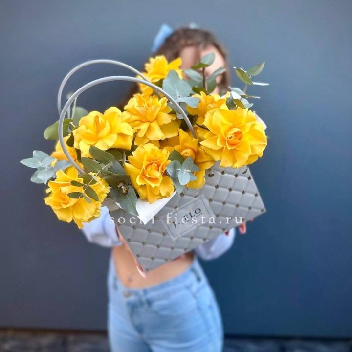 Сумочка с розами "Эдель" в Невинномысске