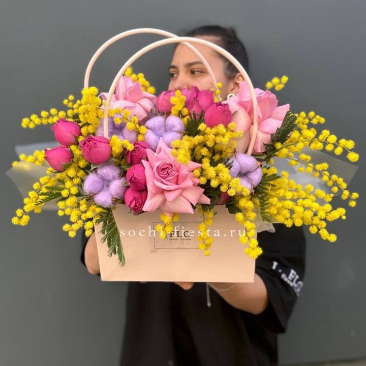 Сумочка мимозы и роз "Примавера" в Невинномысске
