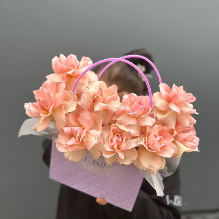 Сумочка с розами "Кети" в Невинномысске