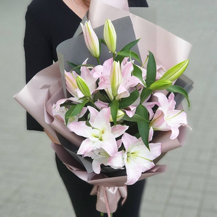 Букет розовых лилий в Невинномысске