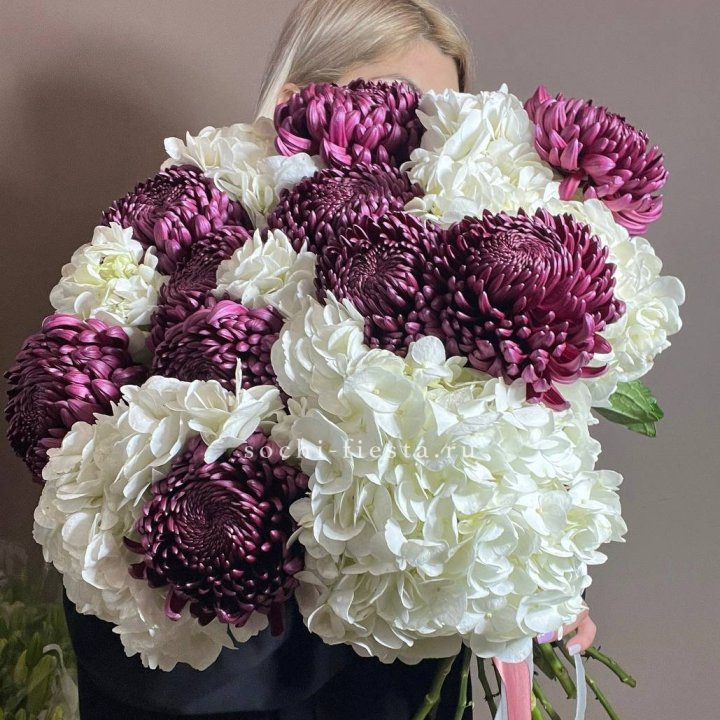 Охапка Бигуди и гортензий в Невинномысске