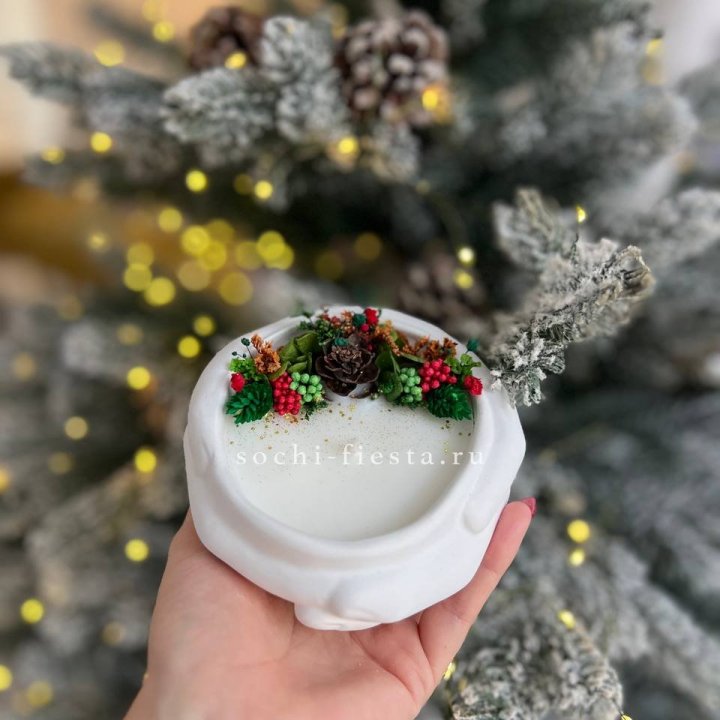 Свеча ароматическая в гипсе Руки с шишкой в Невинномысске