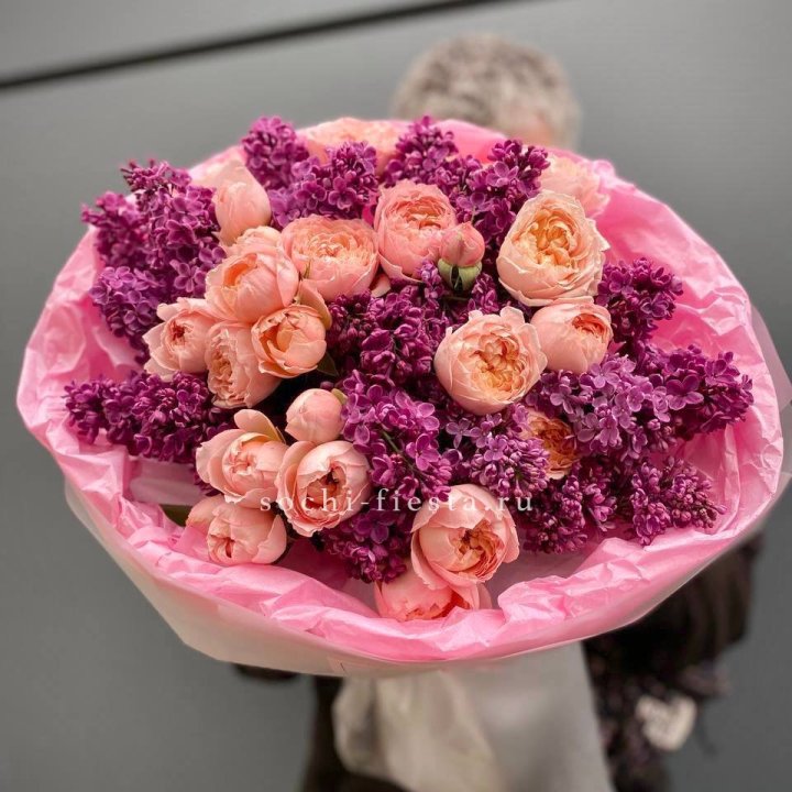  Дуо букет из кустовых роз и сирени в Невинномысске