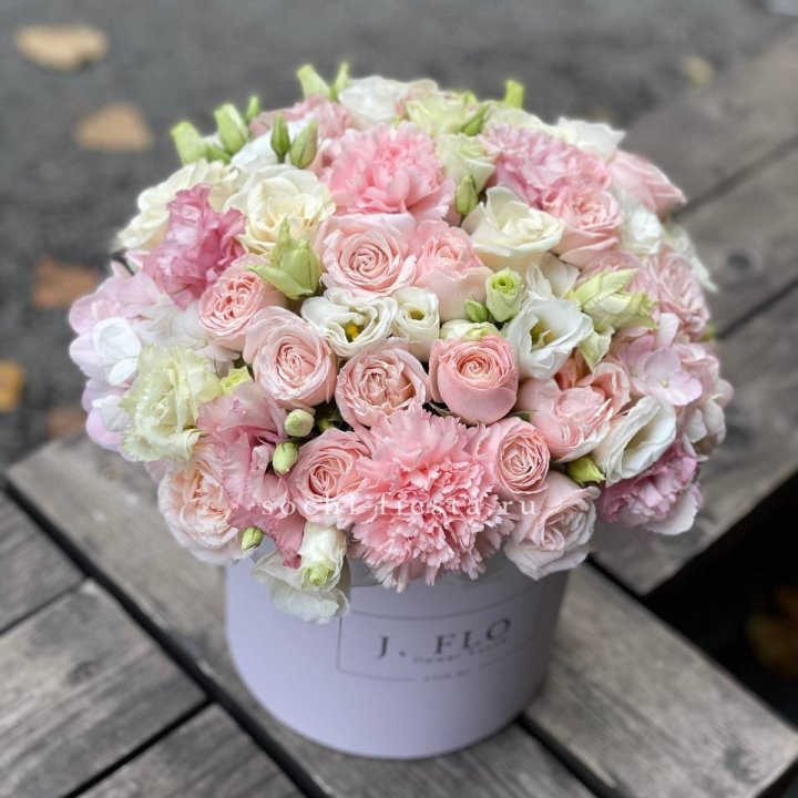 Цветочный бокс "Люксур" в Невинномысске