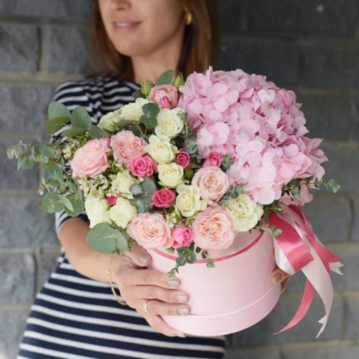 Дизайнерский цилиндр №1 с доставкой в Невинномысске