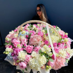 Заказать КОРЗИНЫ С ЦВЕТАМИ в Невинномысске с доставкой и по самым низким ценам