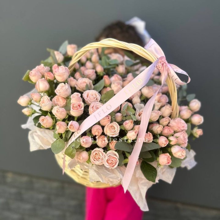 Корзина кустовых пионовидных роз в Невинномысске