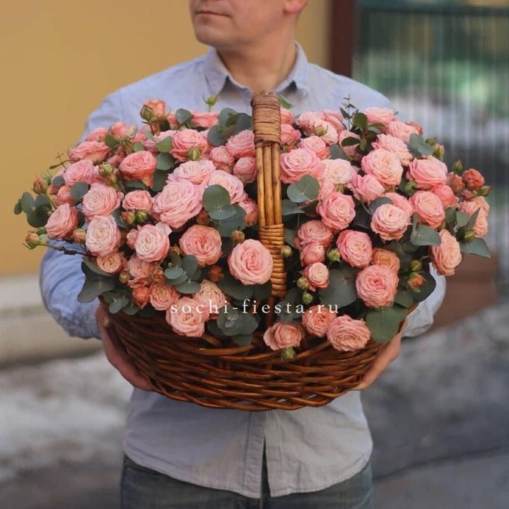 Корзина из 101 пионовидной розы в Невинномысске