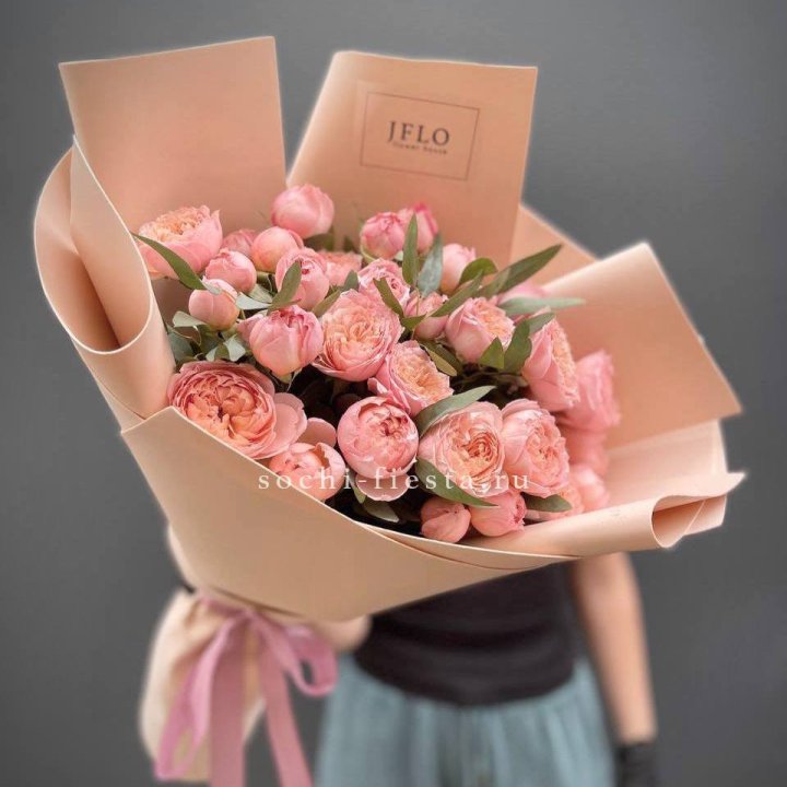 Букет из 9 кустовых роз Джульетта в Невинномысске