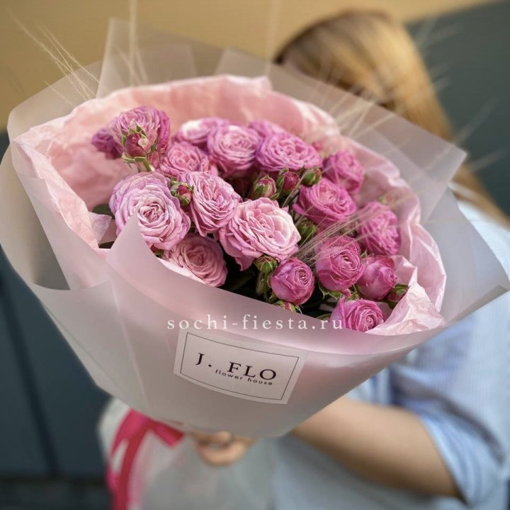 Пионовидные розы Мадам Бомбастик Pink в Невинномысске