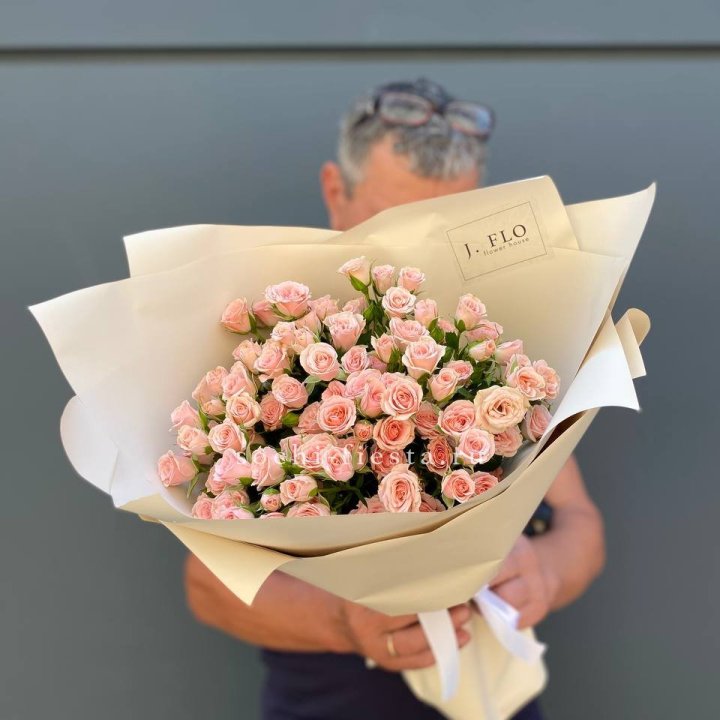 Кустовые розы леди в Невинномысске