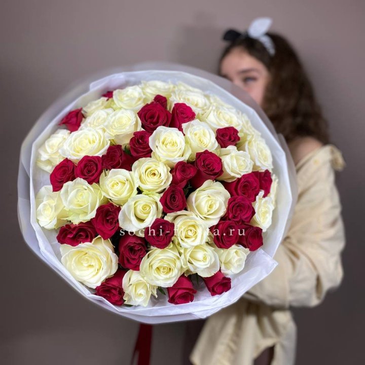 Микс из 55 роз в Невинномысске