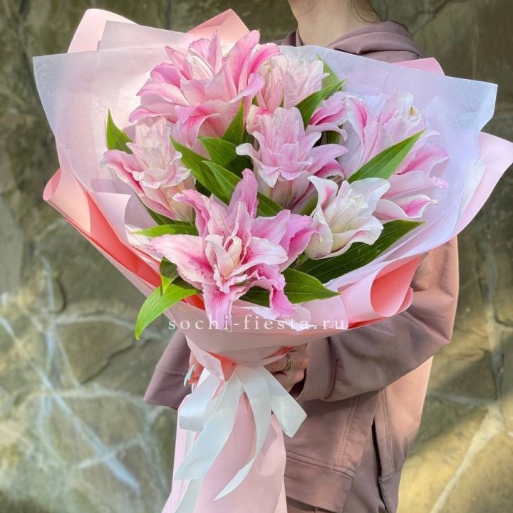 Букет пионовидных лилий №2 в Невинномысске