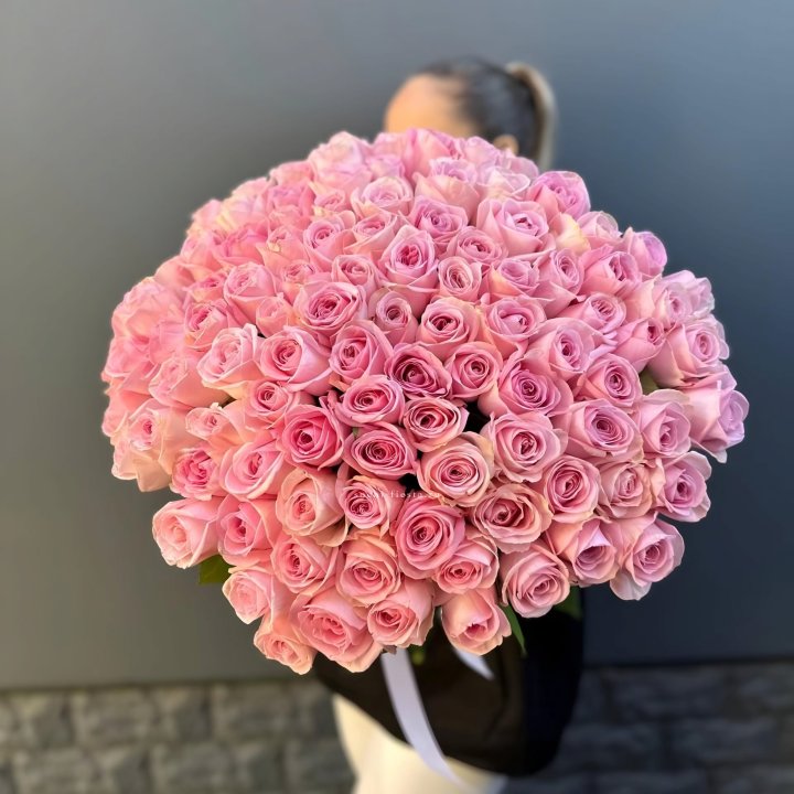 Охапка из 101 розовой розы в Невинномысске