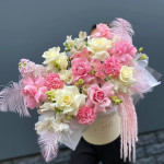 Заказать ЦВЕТЫ В КОРОБКАХ в Невинномысске с доставкой и по самым низким ценам