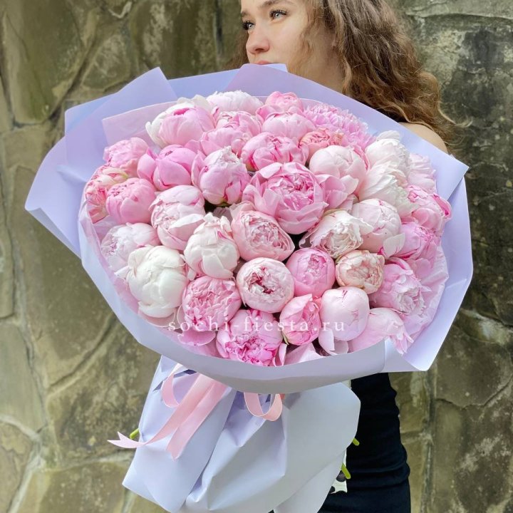 39 нежных пионов в Невинномысске