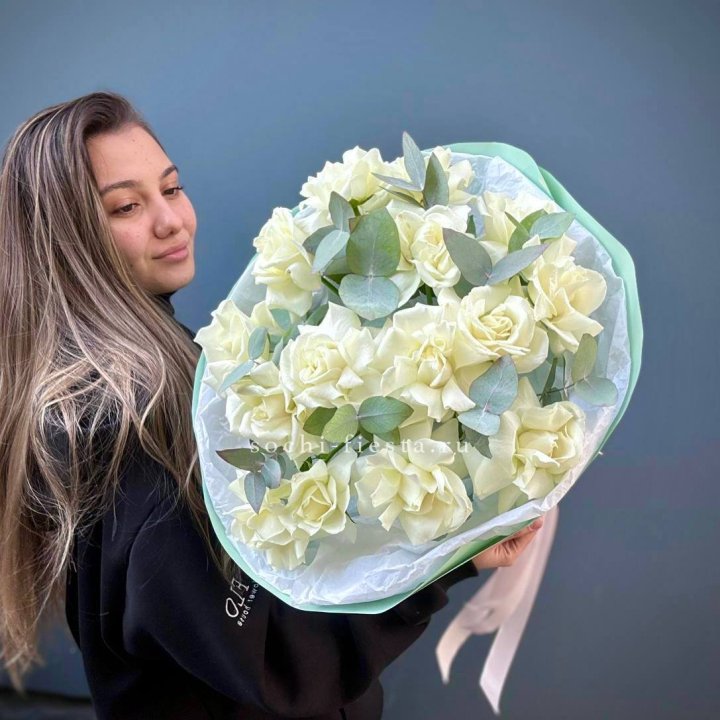 15 Белых французских роз "Ноте бьянка" в Невинномысске