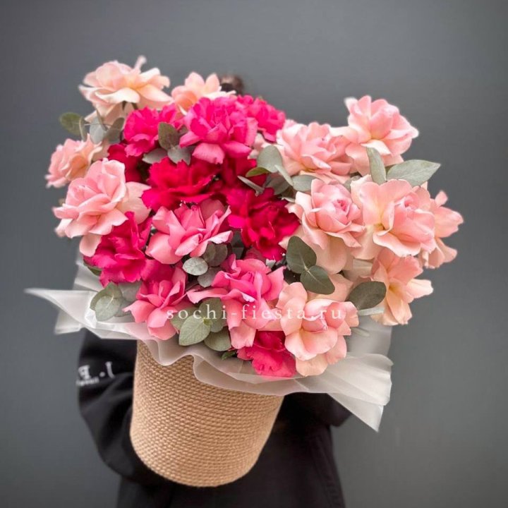 23 Французские розы Микс в боксе в Невинномысске