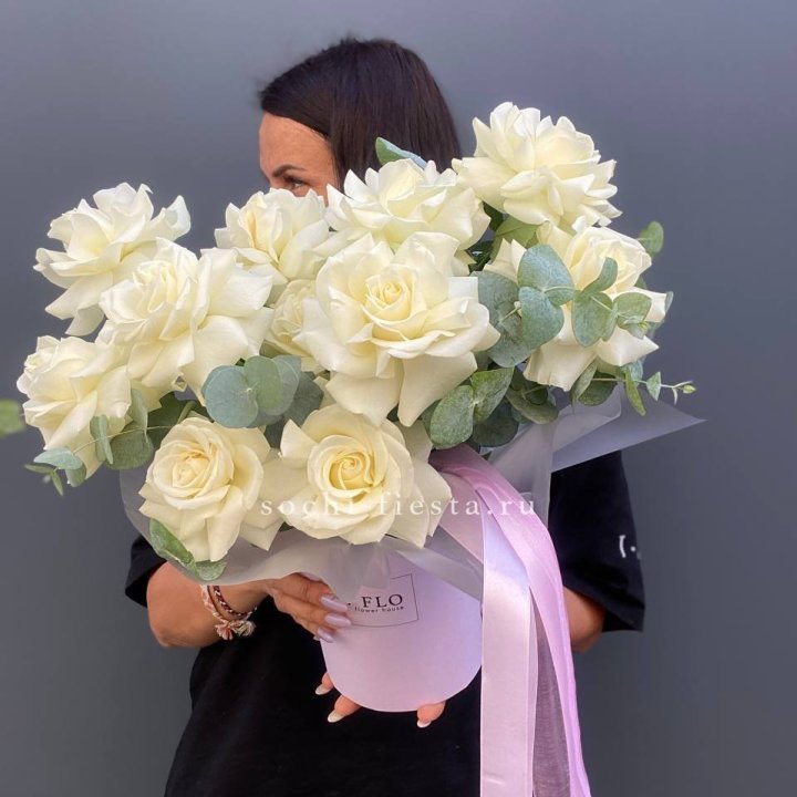 11 Французских белых роз в боксе в Невинномысске