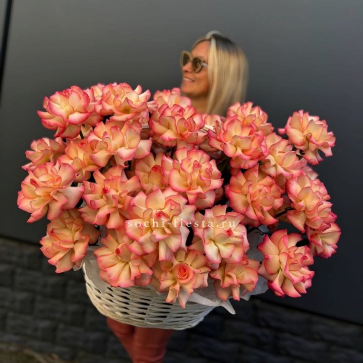 45 французских роз Джумилия в корзине в Невинномысске