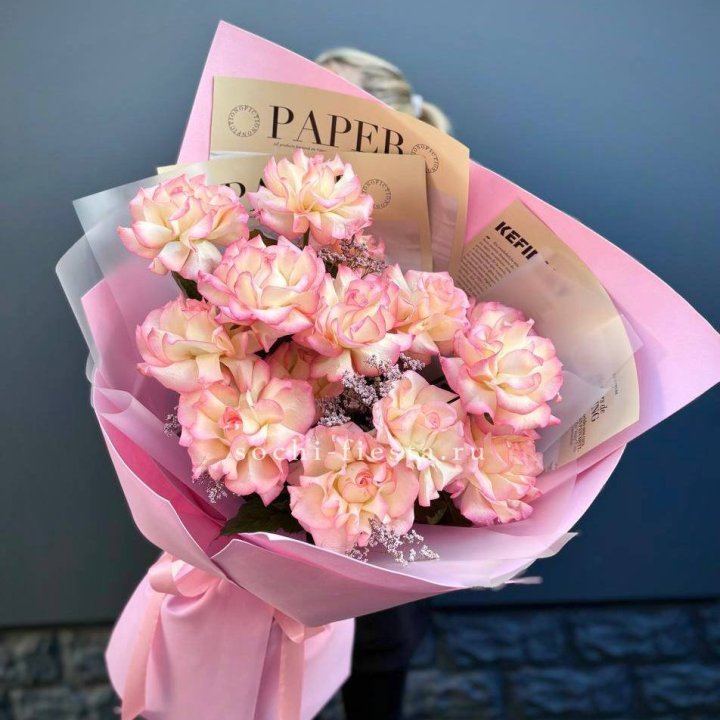 15 французских роз "Джумилия" с доставкой в Невинномысске