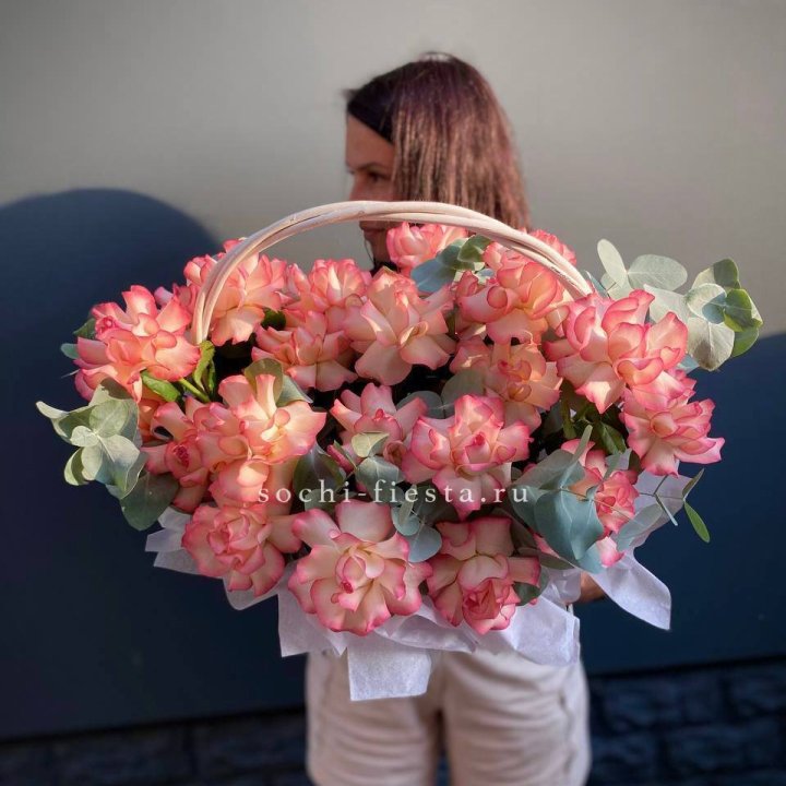 25 Французских роз Джумилия в корзине в Невинномысске