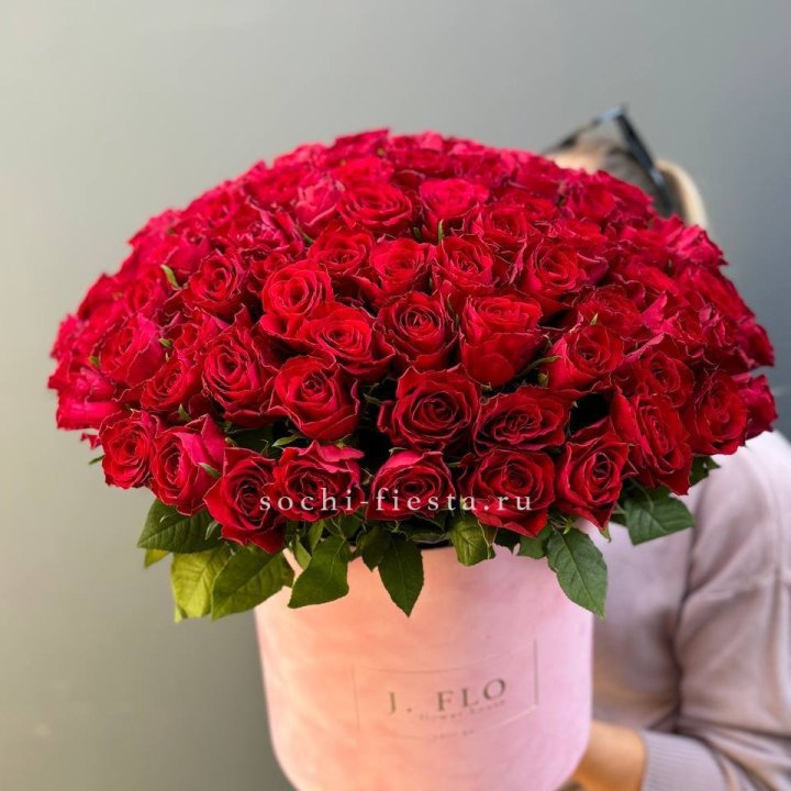 101 кенийская роза в цилиндре с доставкой в Невинномысске