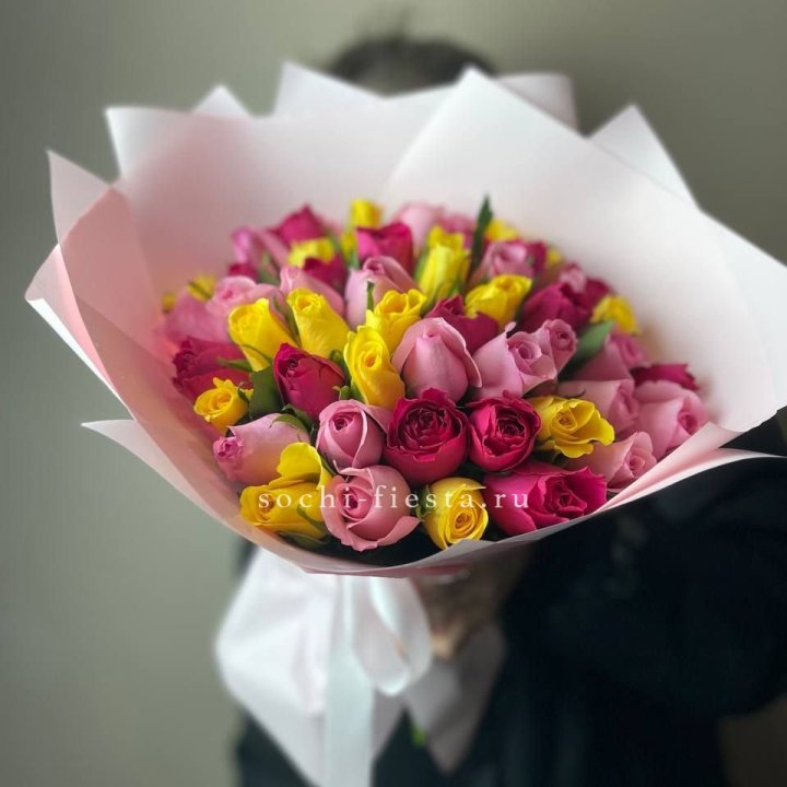 Букет из 51 розы Микс (Кения) в Невинномысске