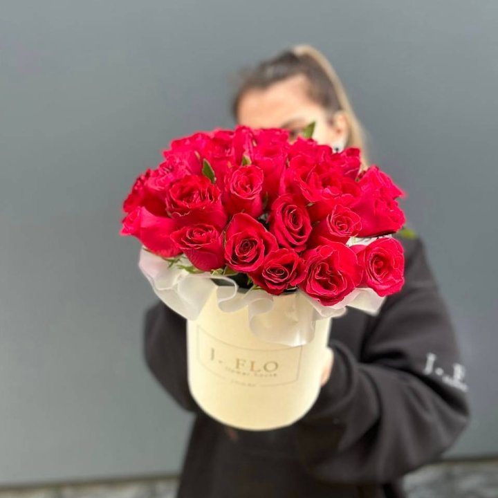 27 кенийских роз в боксе в Невинномысске