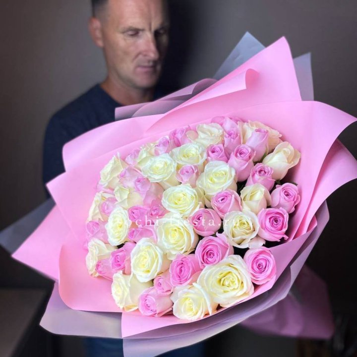 51 белых и розовых роз в Невинномысске