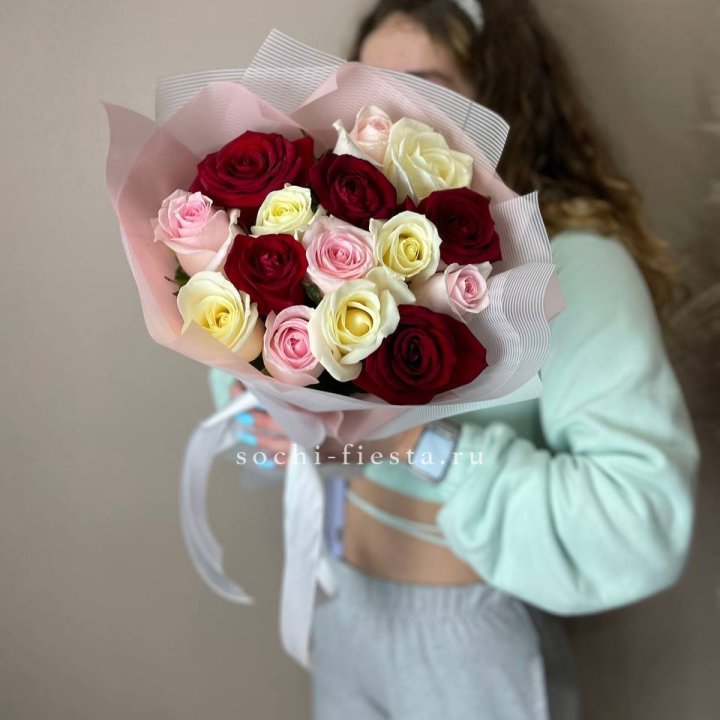 15 роз "Карусель" в Невинномысске