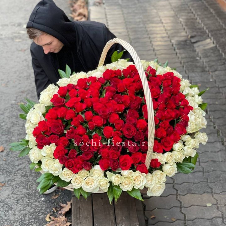 201  роза в корзине   в Невинномысске