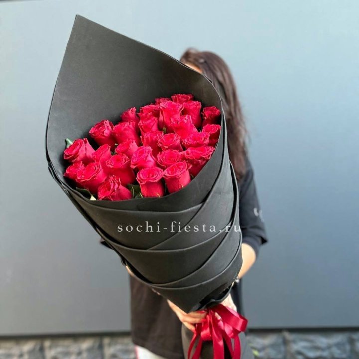 25 высоких красных роз в Невинномысске