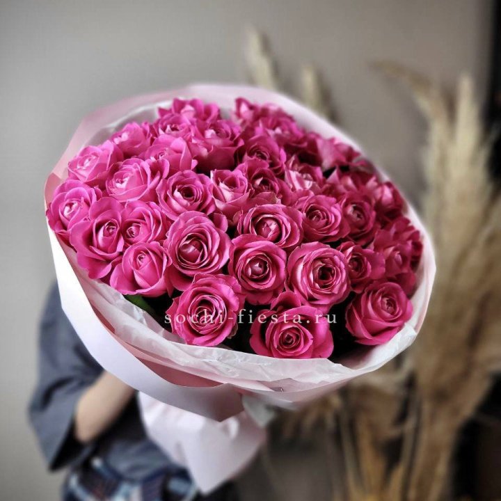 35 розовых роз  в Невинномысске