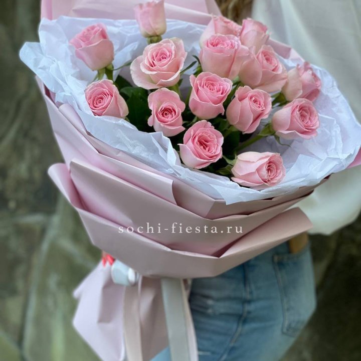 Розовые розы в авторском оформлении в Невинномысске