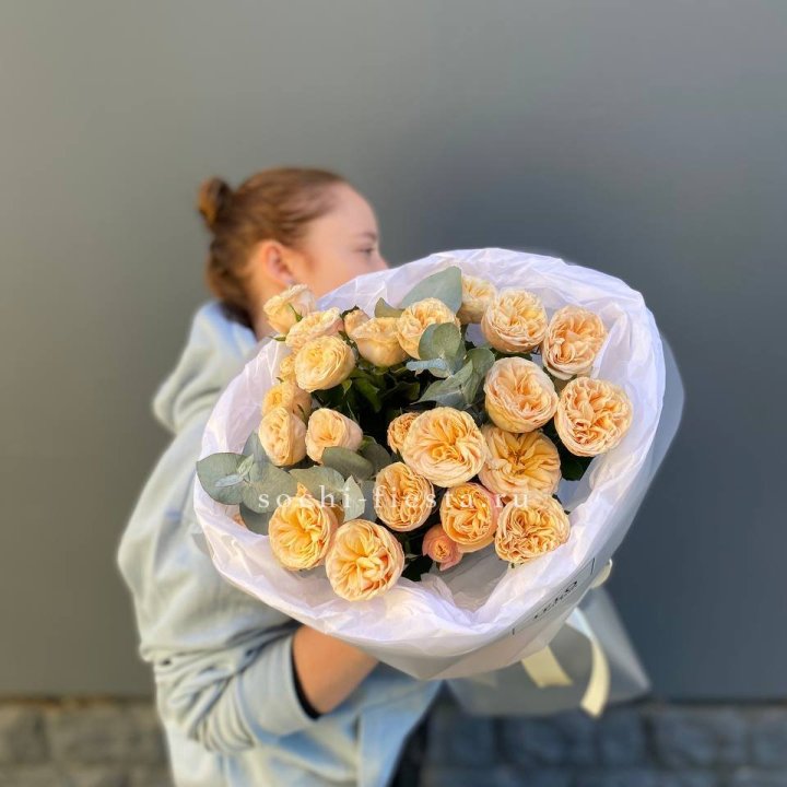 7 пионовидных роз в Невинномысске